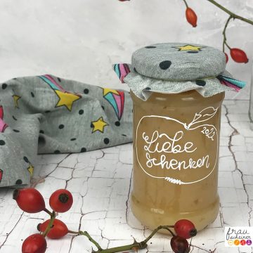 Marmeladen Glaeser beschriften Etiketten Lettering Kreidemarker